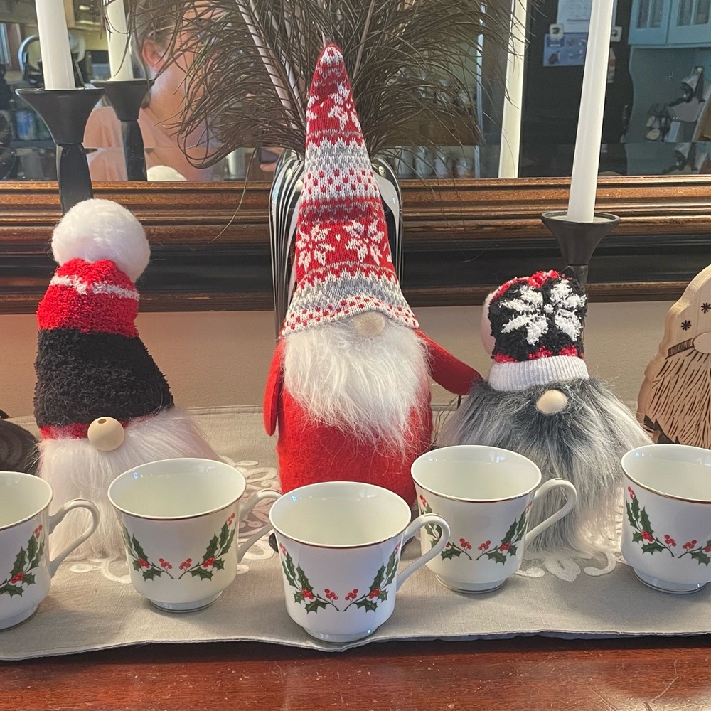 Winter holly berry tea cups